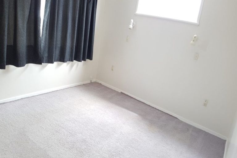 Photo of property in 179 Waimumu Road, Massey, Auckland, 0614