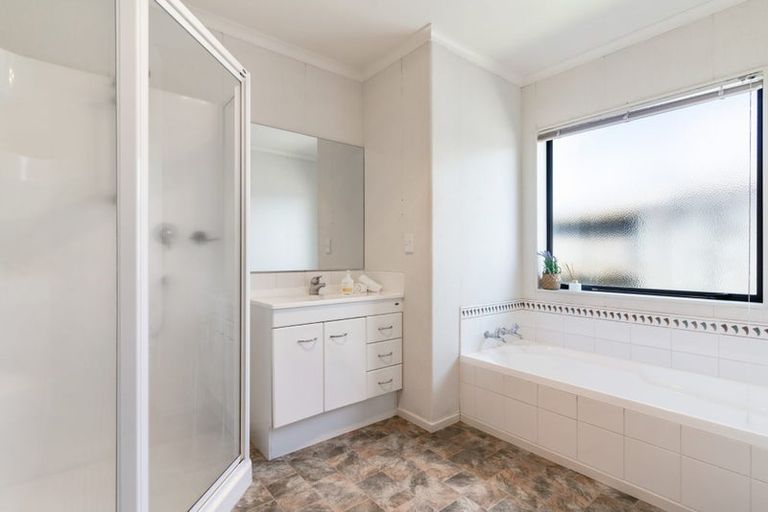 Photo of property in 11 Sarah Place, Papamoa Beach, Papamoa, 3118