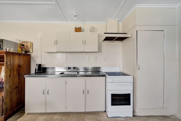 Photo of property in 5 Meredith Street, Patea, 4520