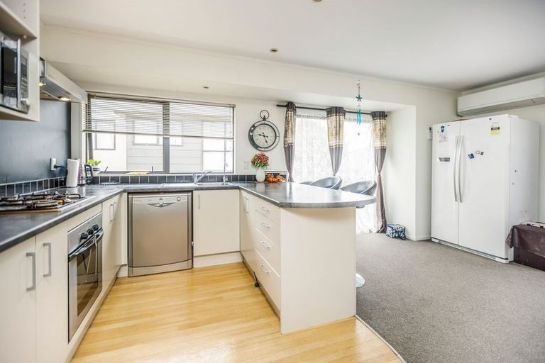 Photo of property in 74 Malaspina Place, Papatoetoe, Auckland, 2025