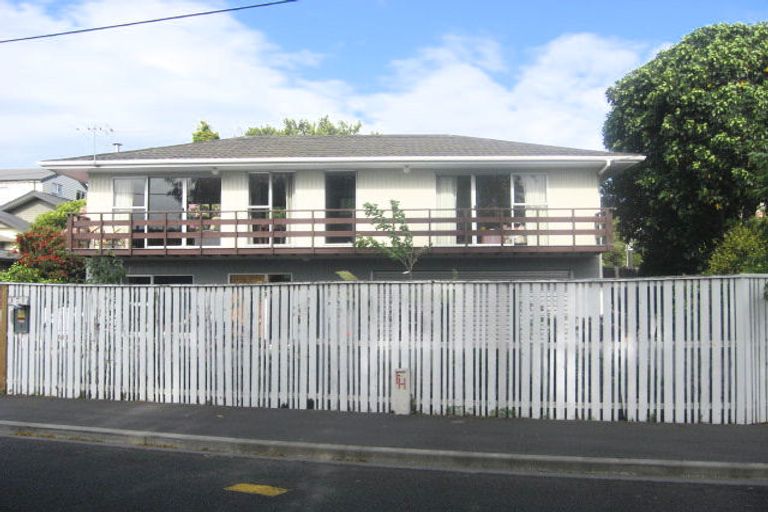 Photo of property in 171 Waimea Terrace, Beckenham, Christchurch, 8023