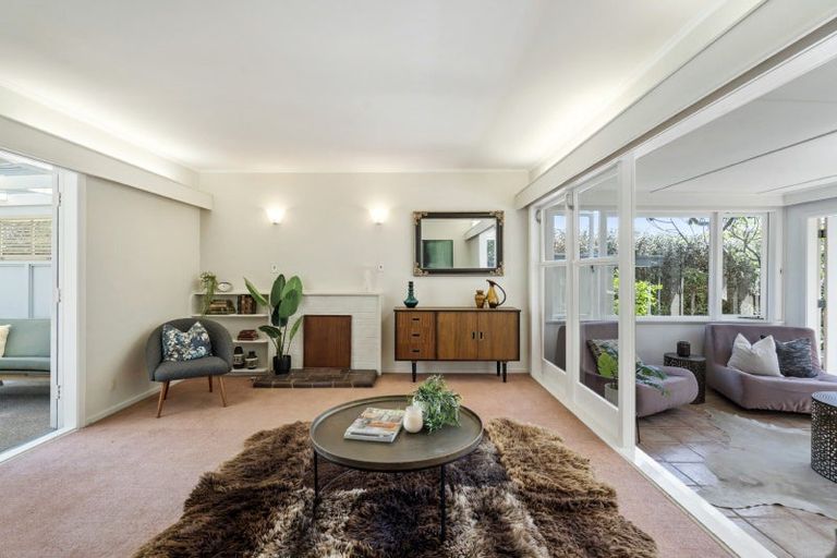 Photo of property in 2/12 Maleme Avenue, Belmont, Auckland, 0622