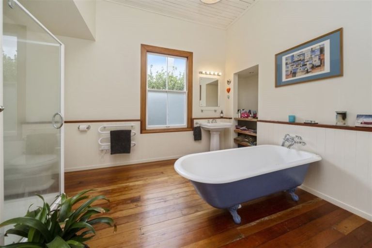 Photo of property in 10 Regent Street, Hawera, 4610