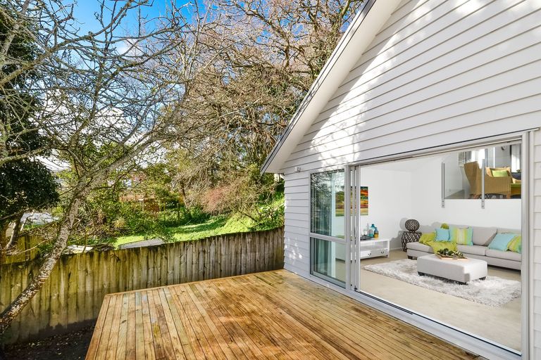 Photo of property in 7a Seymour Road, Sunnyvale, Auckland, 0612