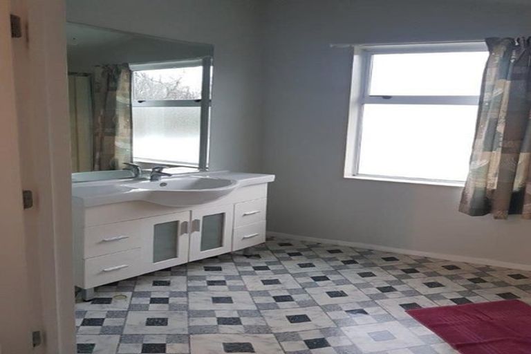 Photo of property in 37 Parkstone Avenue, Ilam, Christchurch, 8041