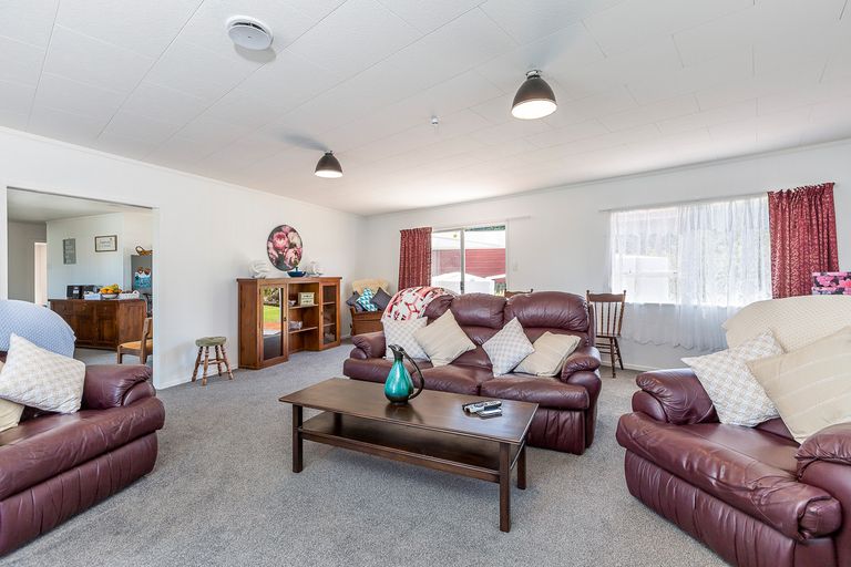 Photo of property in 562 Leigh Road, Whangateau, Warkworth, 0985