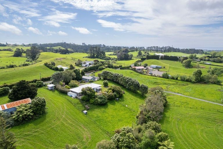 Photo of property in 737 Frankley Road, Hurworth, New Plymouth, 4371