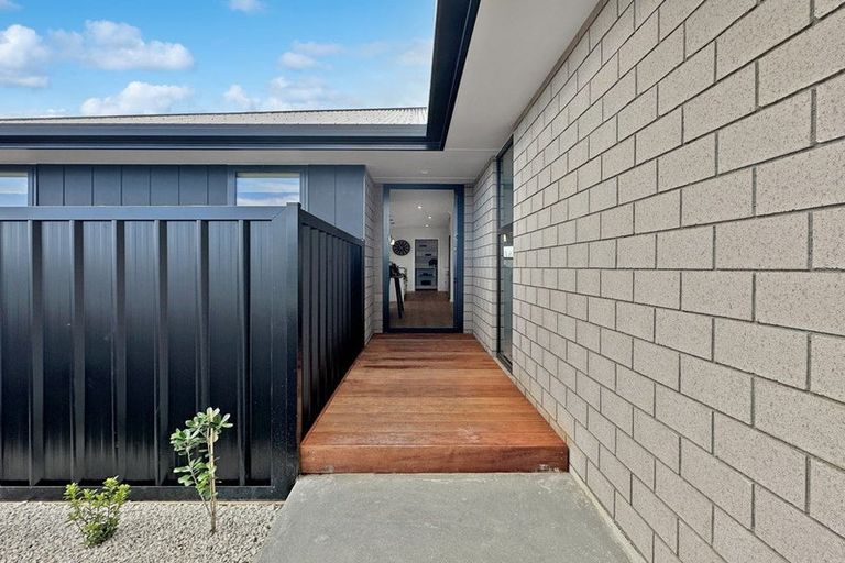 Photo of property in 38 Taurangawaka Road, One Tree Point, 0118