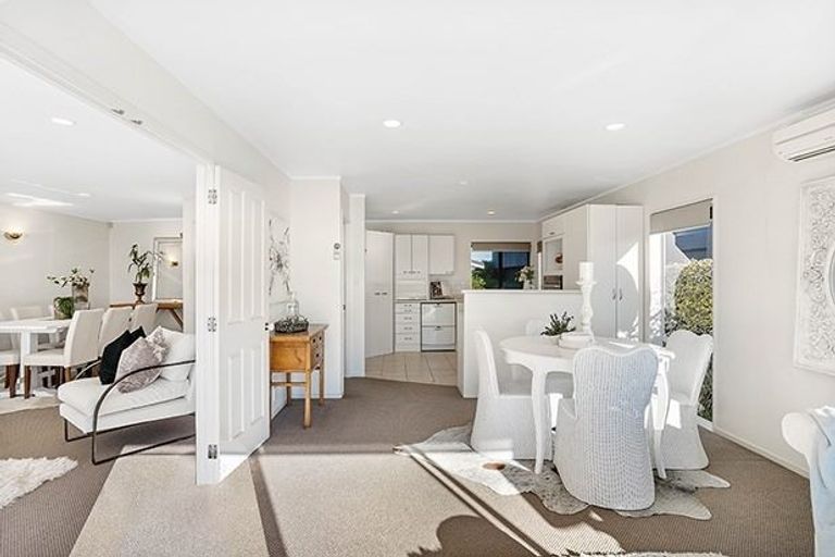 Photo of property in 110 Clovelly Road, Bucklands Beach, Auckland, 2012