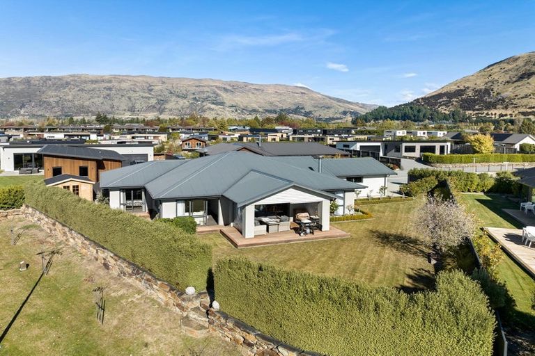Photo of property in 5 Nancy Lane, Wanaka, 9305