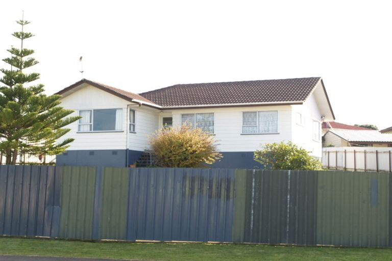 Photo of property in 52 Archboyd Avenue, Mangere East, Auckland, 2024