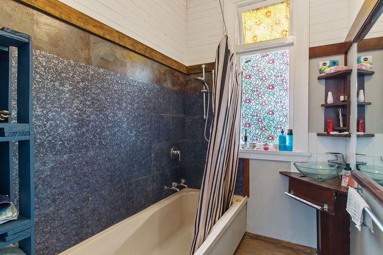 Photo of property in 6 Edward Street, Waimate, 7924