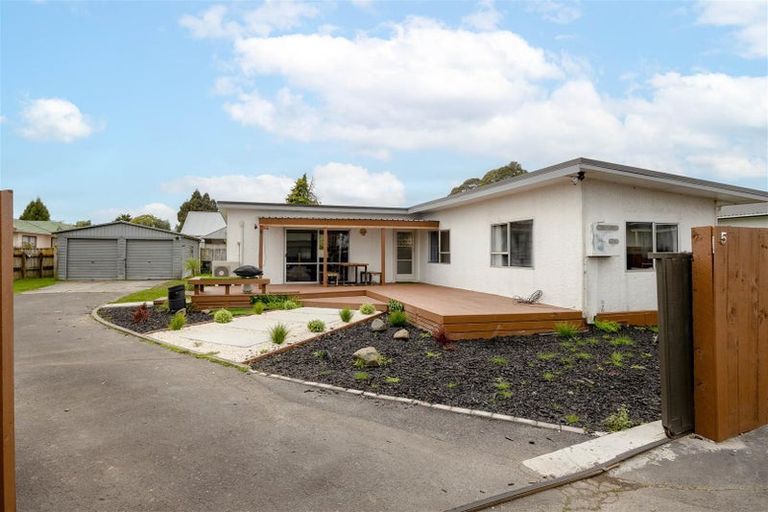 Photo of property in 5 Oak Avenue, Nawton, Hamilton, 3200