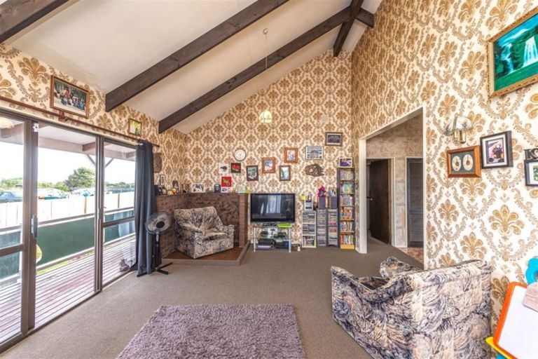 Photo of property in 36 Karyn Street, Castlecliff, Whanganui, 4501
