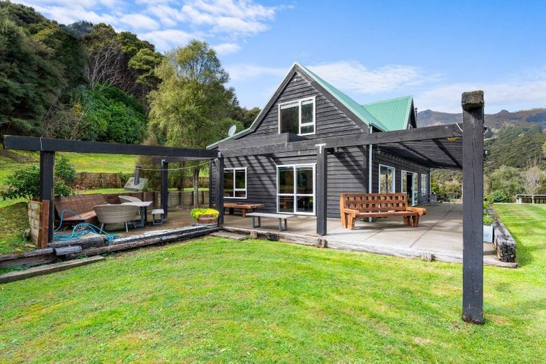 Photo of property in 61 Grehan Valley Road, Akaroa, 7520
