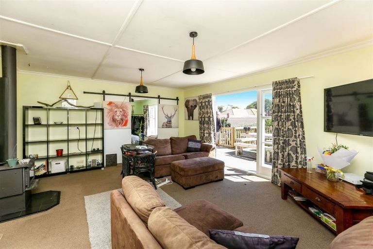 Photo of property in 6 Lismore Street, Strandon, New Plymouth, 4312