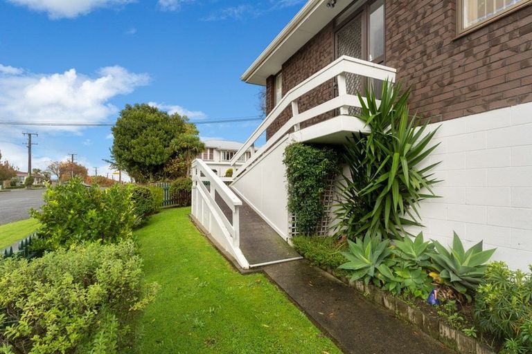 Photo of property in 25 Churchill Street, Levin, 5510