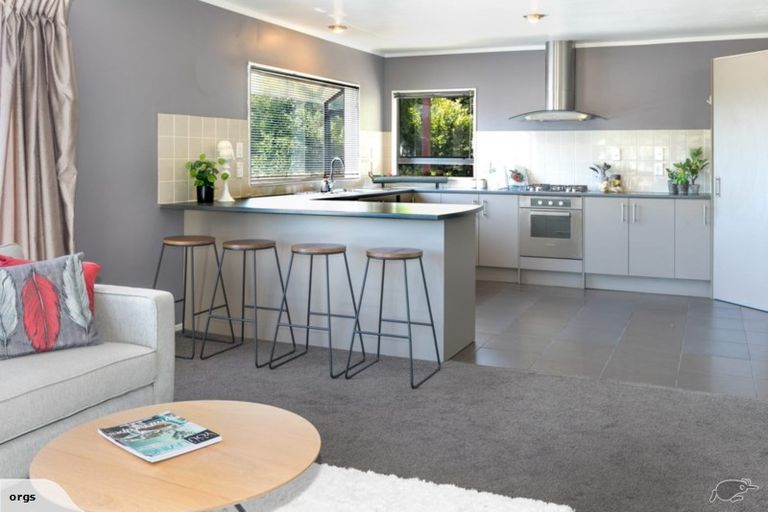 Photo of property in 42 Sailmaker Close, Whitby, Porirua, 5024