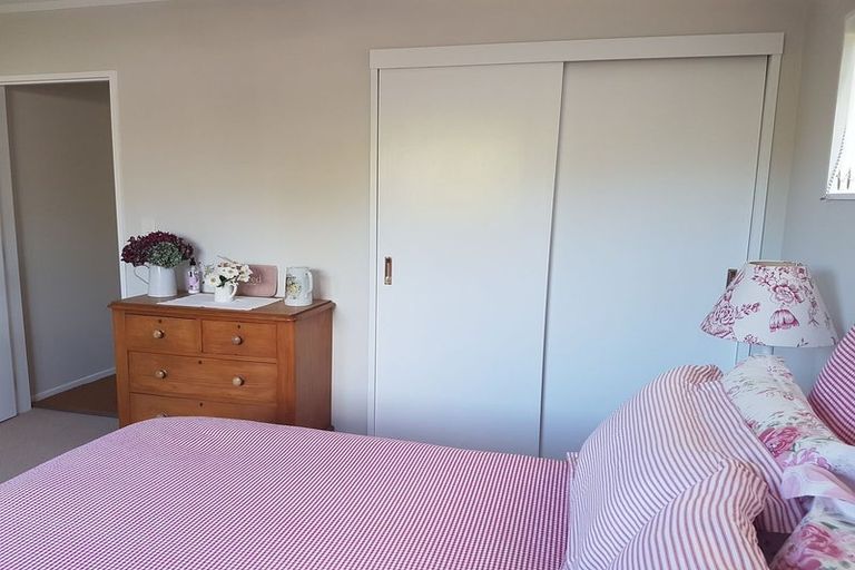 Photo of property in 7 Graham Grove, Waikanae, 5036