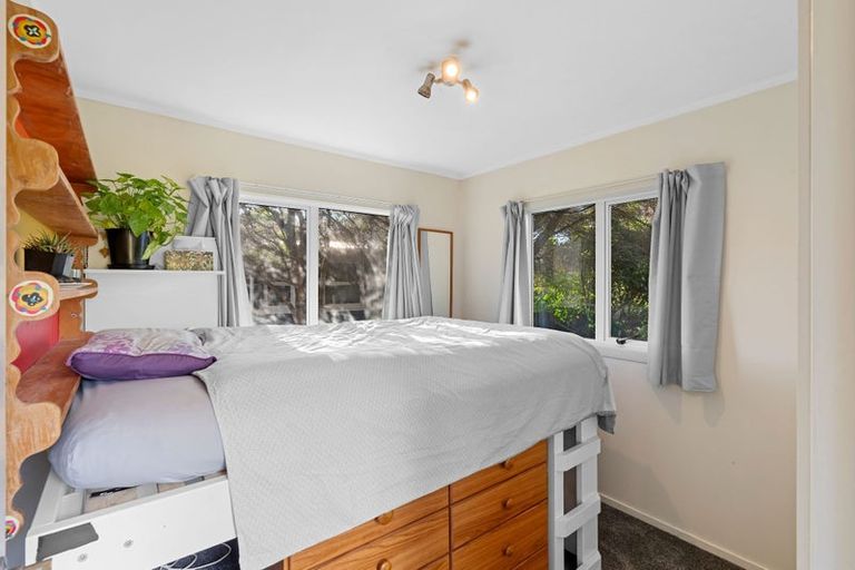 Photo of property in 24 Te Miti Street, Paekakariki, 5034