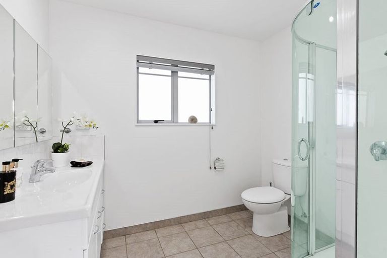 Photo of property in 391 Paremoremo Road, Paremoremo, Auckland, 0632