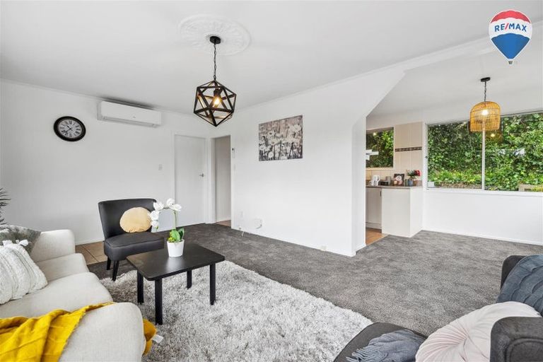 Photo of property in 35 August Street, Stokes Valley, Lower Hutt, 5019
