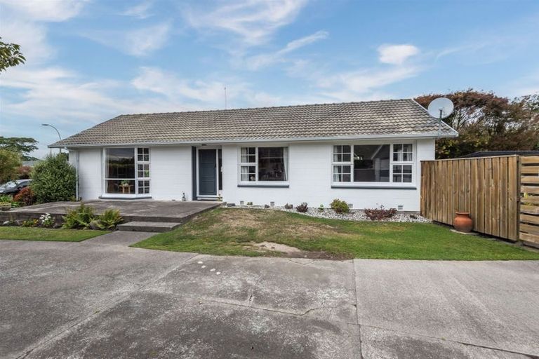 Photo of property in 5 Neave Place, Hillmorton, Christchurch, 8025