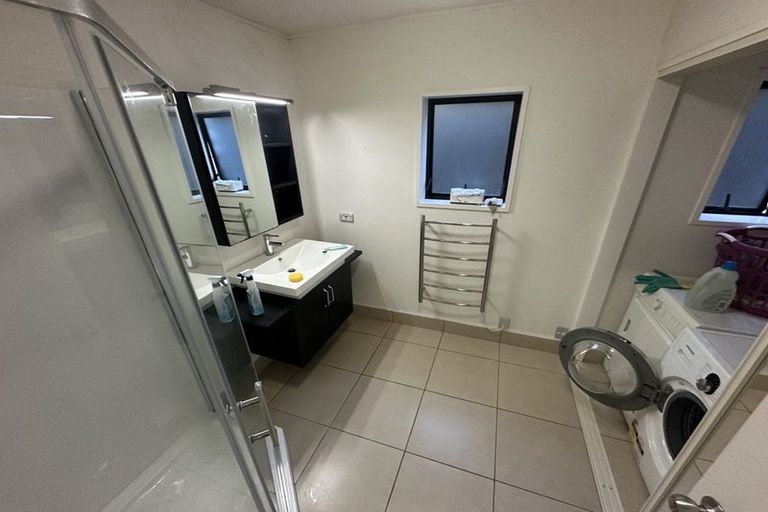 Photo of property in 8a Taumata Road, Castor Bay, Auckland, 0620