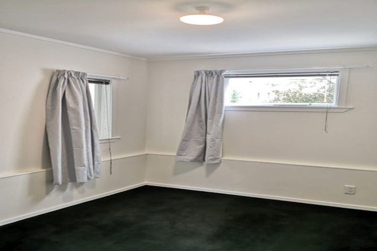 Photo of property in 6 Rixon Grove, Mount Victoria, Wellington, 6011