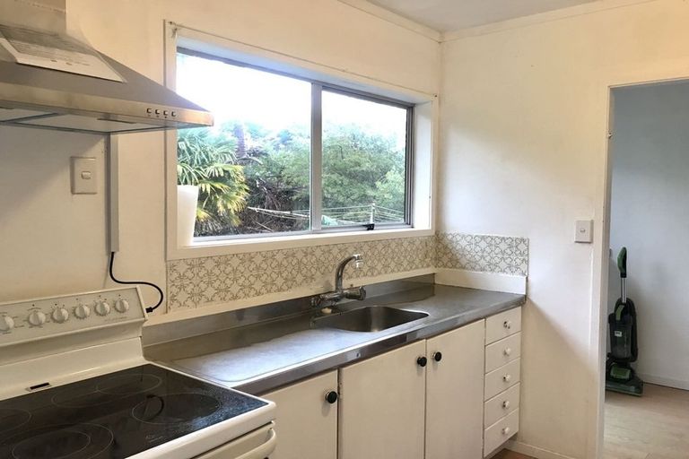 Photo of property in 1/95c Captain Scott Road, Glen Eden, Auckland, 0602