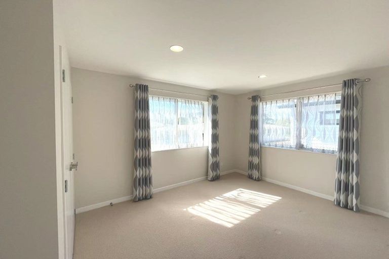 Photo of property in 14a Bridge Avenue, Te Atatu South, Auckland, 0610