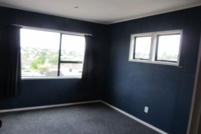 Photo of property in 2/76 Glenvar Road, Torbay, Auckland, 0630