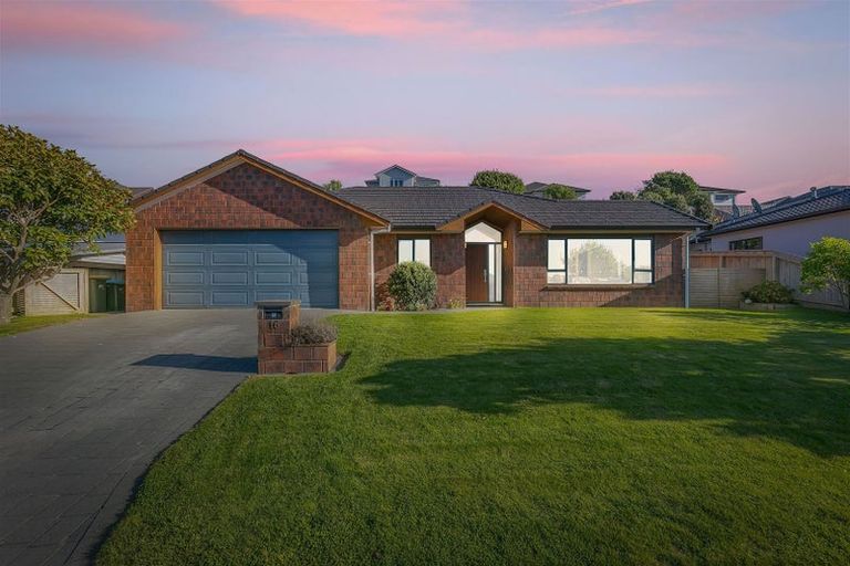 Photo of property in 16 Dusky Crescent, Aotea, Porirua, 5024