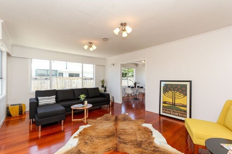 Photo of property in 247 Mangorei Road, Merrilands, New Plymouth, 4312