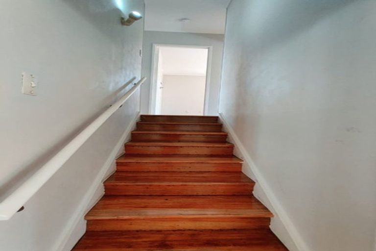 Photo of property in 27 Burndale Terrace, Manurewa, Auckland, 2102