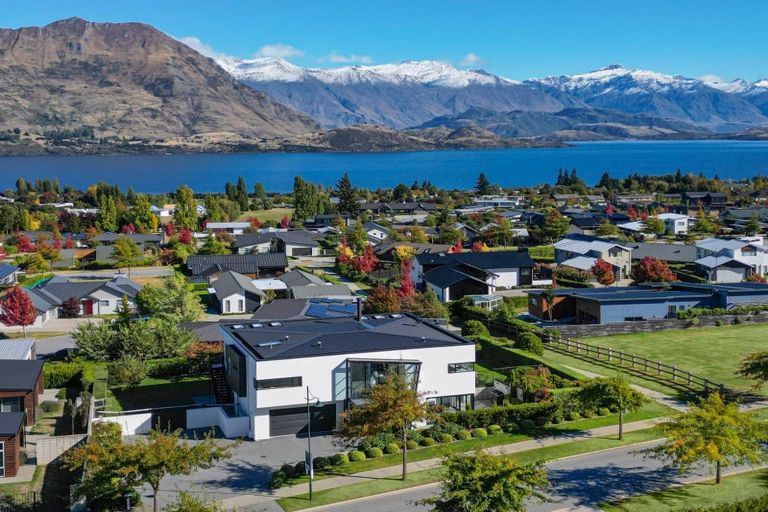 Photo of property in 47 Forest Heights, Wanaka, 9305
