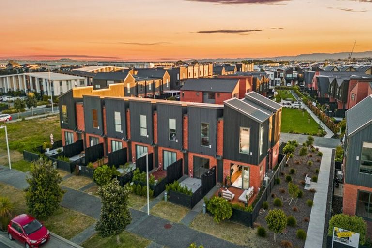 Photo of property in 33 Waka Moana Drive, Hobsonville, Auckland, 0616