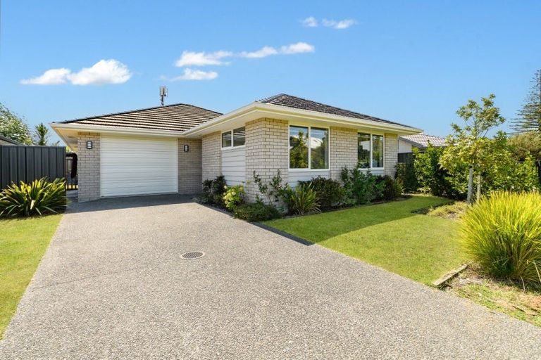 Photo of property in 84 Sentinel Avenue, Omokoroa, 3114