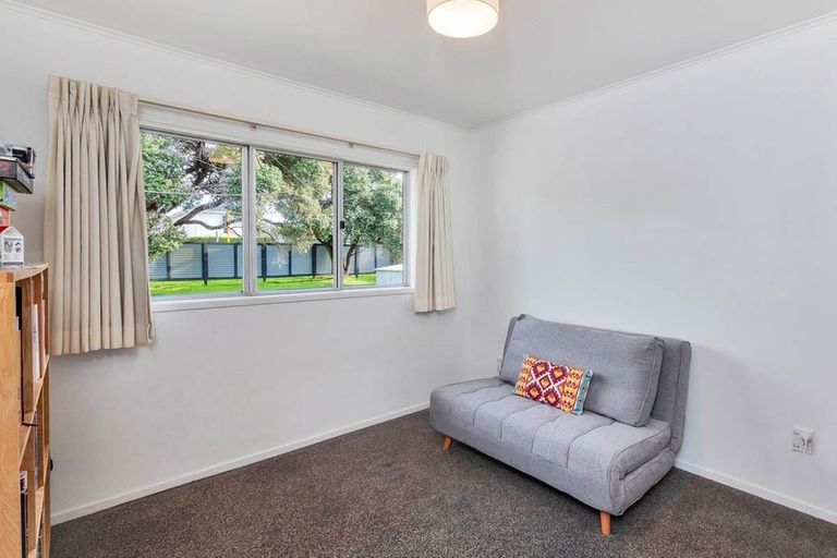 Photo of property in 131 Forrest Hill Road, Forrest Hill, Auckland, 0620