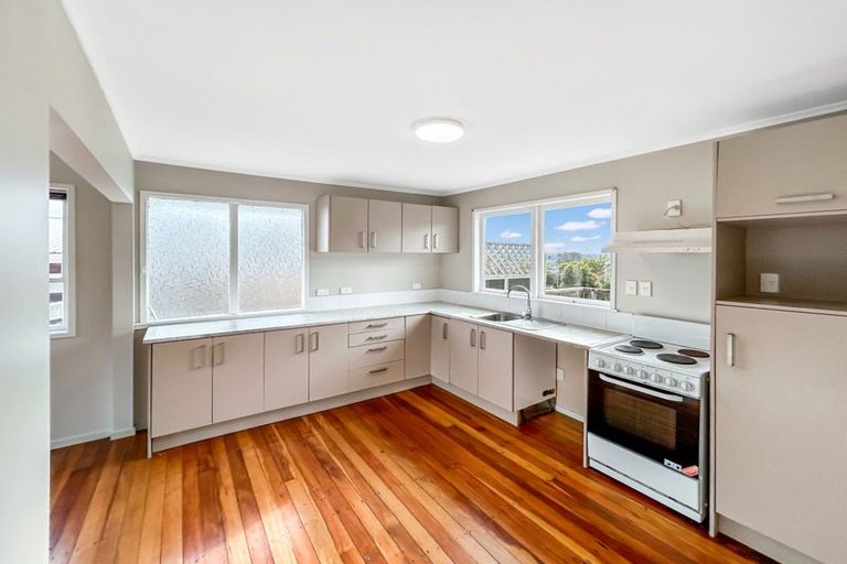 Photo of property in 134 Sunset Road, Unsworth Heights, Auckland, 0632