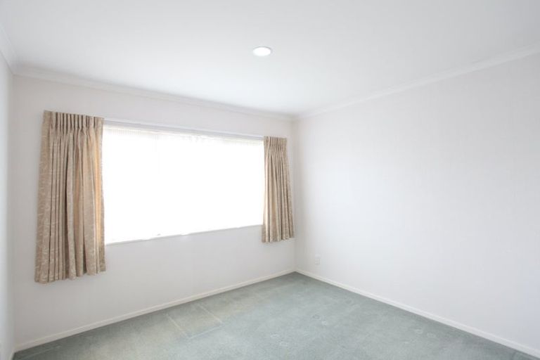 Photo of property in 7 Corta Bella Place, Golflands, Auckland, 2013