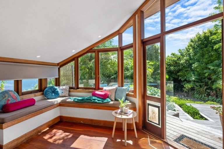 Photo of property in 107 Vauxhall Road, Narrow Neck, Auckland, 0624