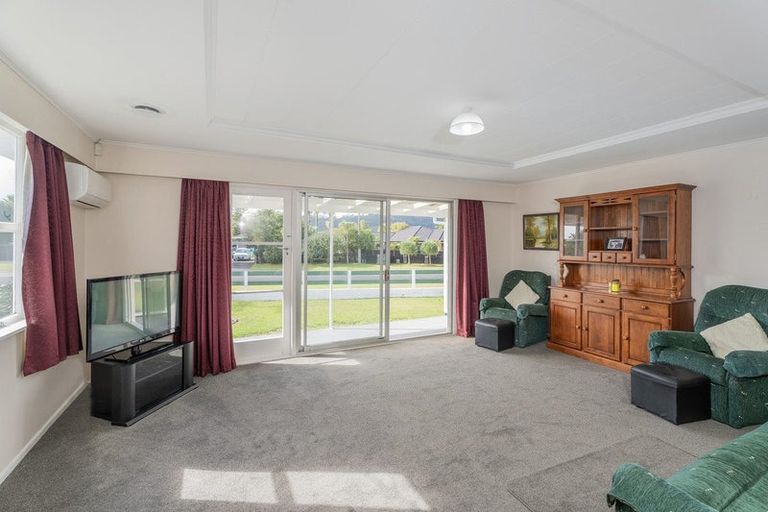 Photo of property in 14 Cook Drive, Whitianga, 3510