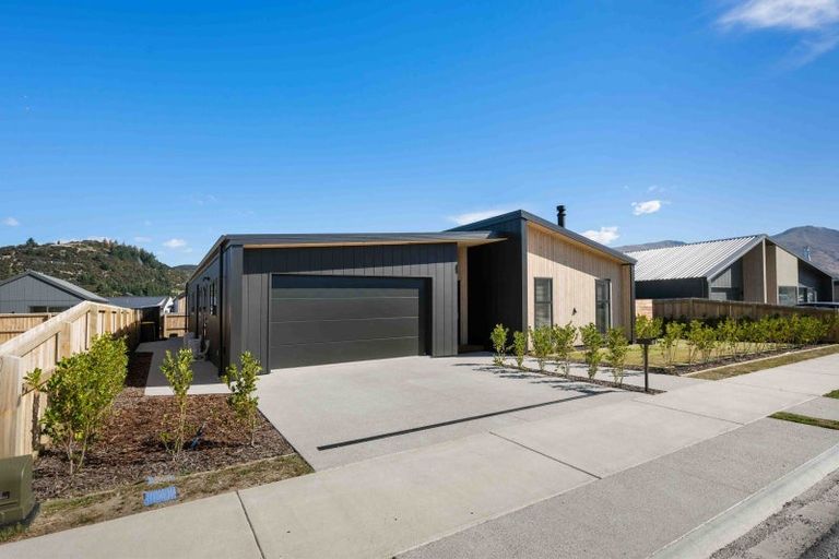 Photo of property in 6 Moonstone Street, Albert Town, 9305