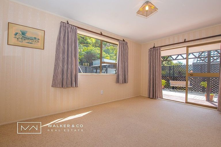 Photo of property in 10 Pioneer Grove, Silverstream, Upper Hutt, 5019
