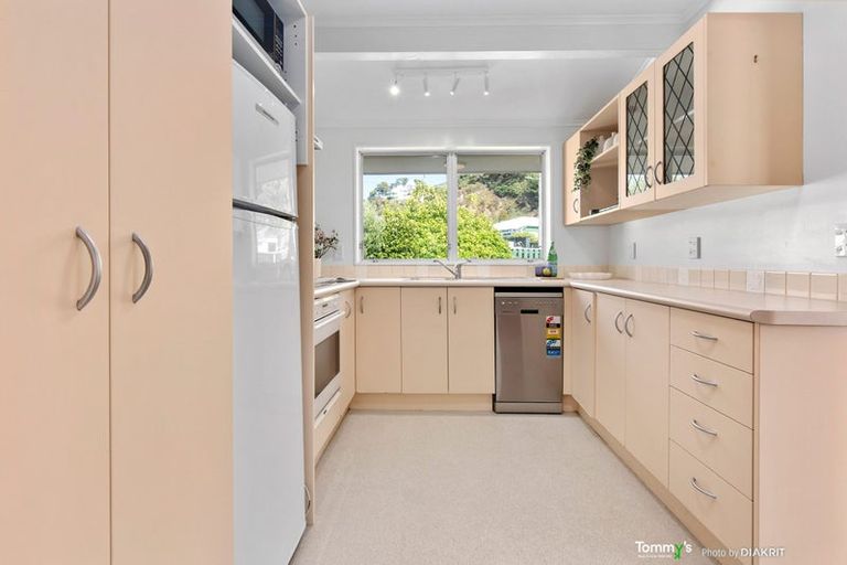Photo of property in 73 Marine Parade, Seatoun, Wellington, 6022