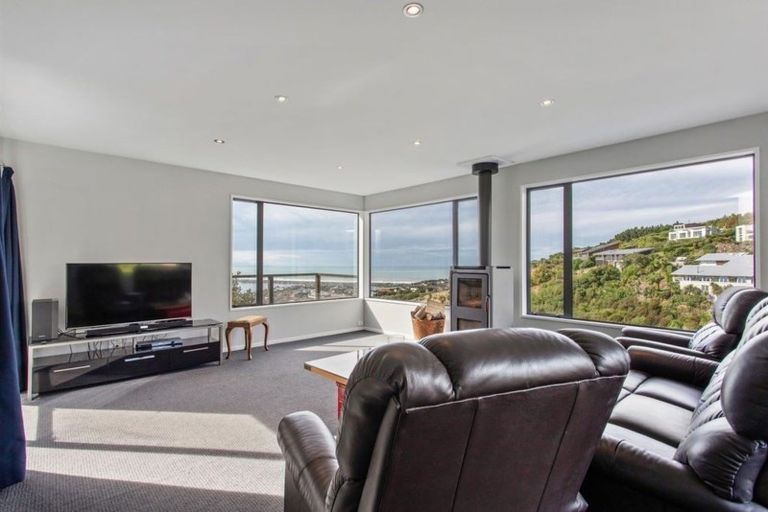 Photo of property in 17 Law Lane, Mount Pleasant, Christchurch, 8081