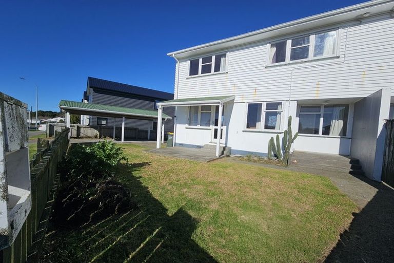 Photo of property in 85-87 Banks Street, Marfell, New Plymouth, 4310