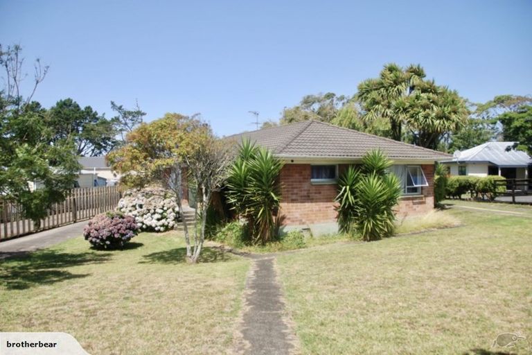 Photo of property in 77 Sandspit Road, Waiuku, 2123