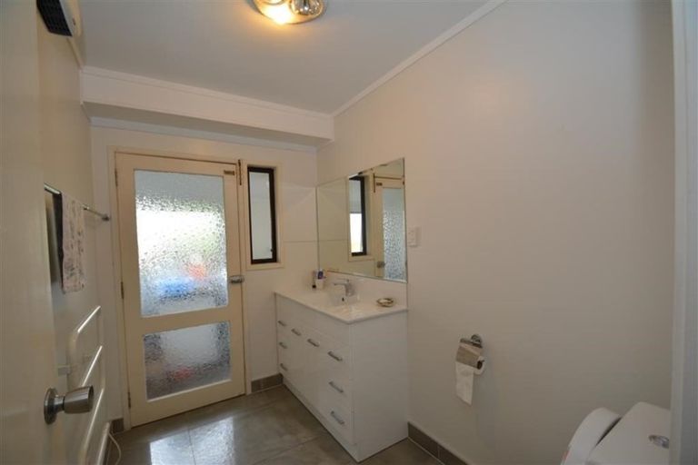 Photo of property in 56 Hollyford Drive, Clover Park, Auckland, 2105